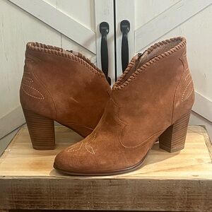 Ariat Unbridled Eva Women’s Suede Western Ankle Boot Size 9